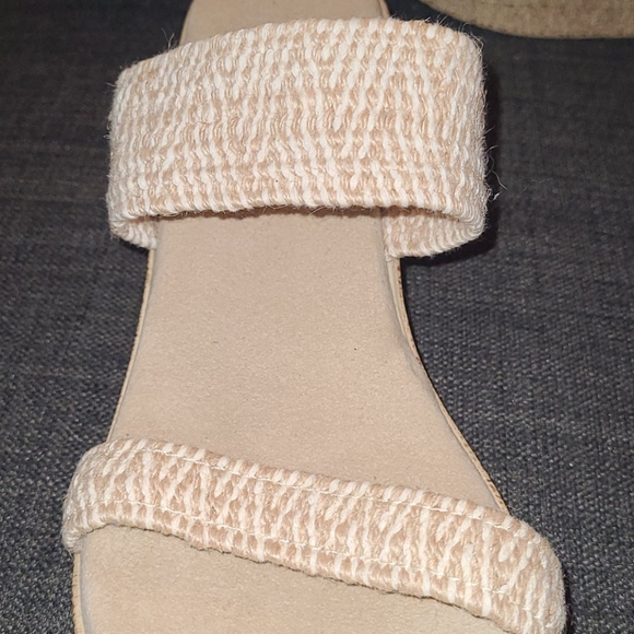 Island Slipper Sandals 🌺 Made in Hawaii - Picture 5 of 5